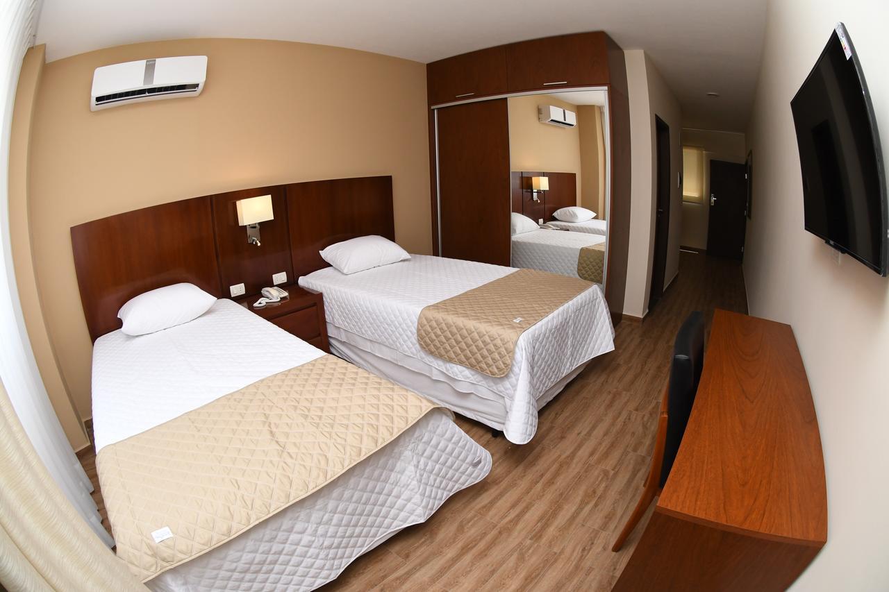 Taos Apart Hotel Санта-Крус-де-ла-Сьєрра Екстер'єр фото